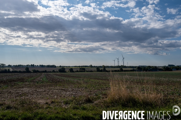 Paysage d éoliennes dans la plaine de la Beauce