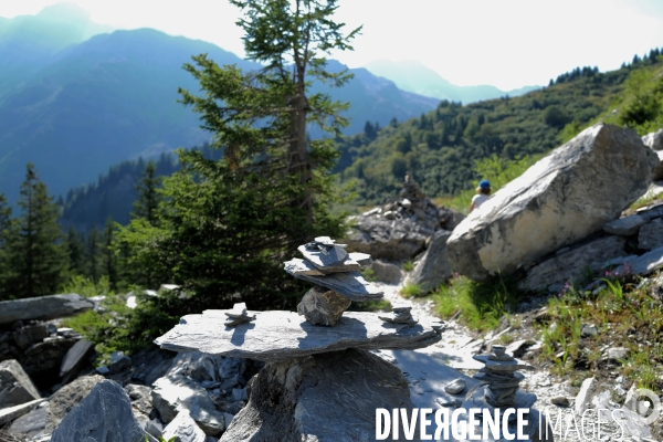 Chemin de randonnée dans les Alpes