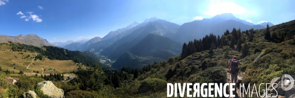 Chemin de randonnée dans les Alpes