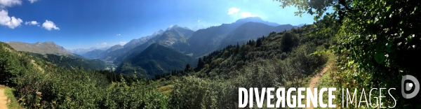 Chemin de randonnée dans les Alpes