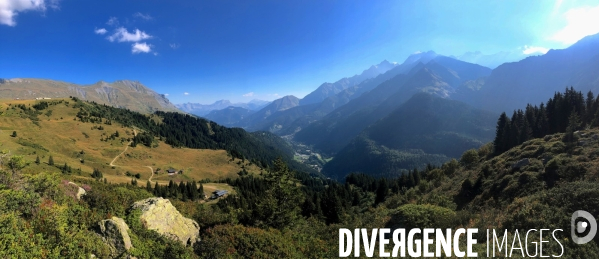 Chemin de randonnée dans les Alpes