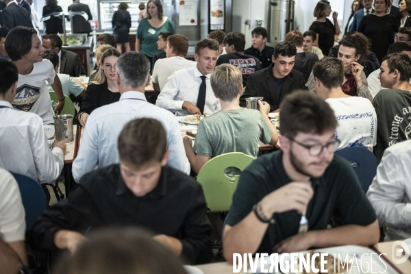 Déplacement d Emmanuel Macron aux Sables d Olonne.