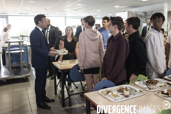 Déplacement d Emmanuel Macron aux Sables d Olonne.