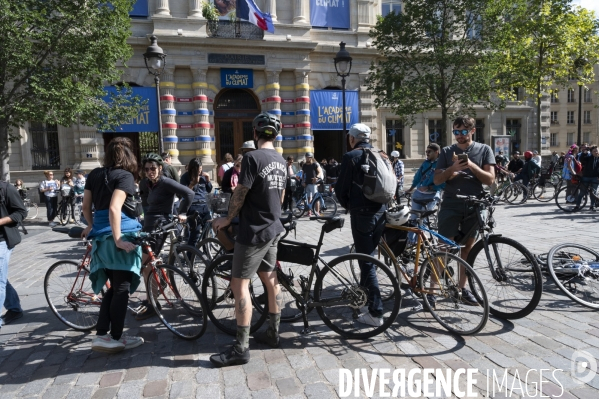 Paris Respire. Journée sans voiture 2022 à Paris