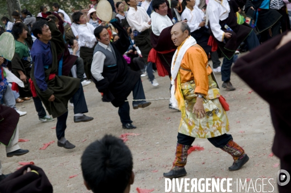 Les festivités du Glurol au Tibet septentrionnal - Glurol festivities in Eastern Tibet.