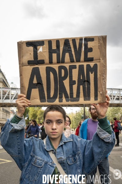 Marche pour le climat à l appel de Youth for Climate, à Paris.