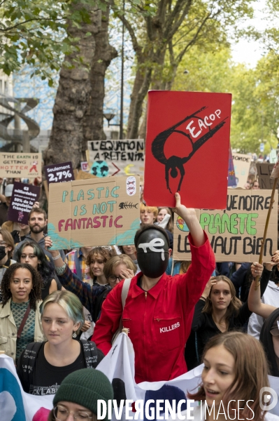 Marche pour le climat à l appel de Youth for Climate, à Paris.