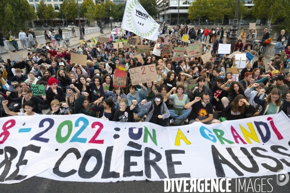 Marche pour le climat à l appel de Youth for Climate, à Paris.