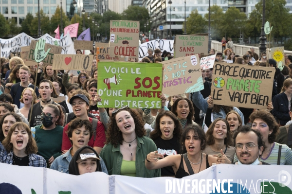 Marche pour le climat à l appel de Youth for Climate, à Paris.