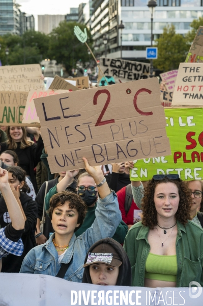 Marche pour le climat à l appel de Youth for Climate, à Paris.