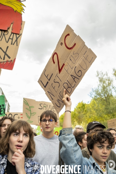 Marche pour le climat à l appel de Youth for Climate, à Paris.