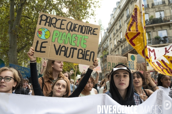 Marche pour le climat à l appel de Youth for Climate, à Paris.