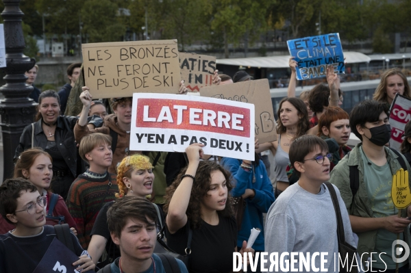 Marche pour le climat à l appel de Youth for Climate, à Paris.