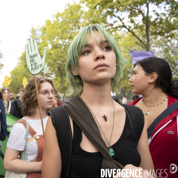 Marche pour le climat à l appel de Youth for Climate, à Paris.