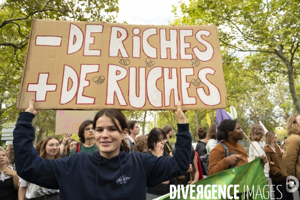 Marche pour le climat à l appel de Youth for Climate, à Paris.