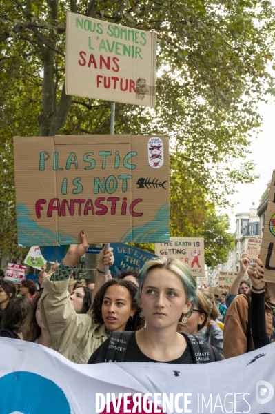 Marche pour le climat à l appel de Youth for Climate, à Paris.