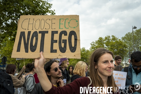 Marche pour le climat à l appel de Youth for Climate, à Paris.