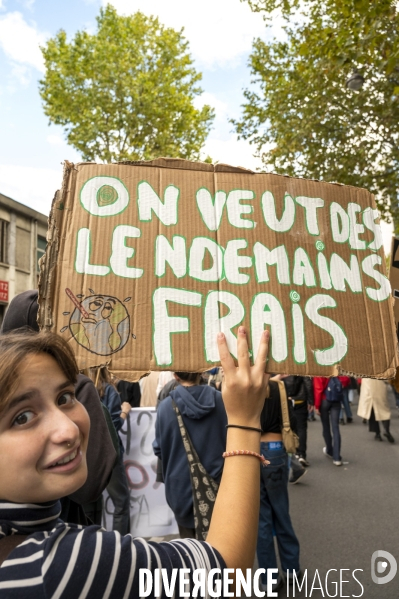 Marche pour le climat à l appel de Youth for Climate, à Paris.