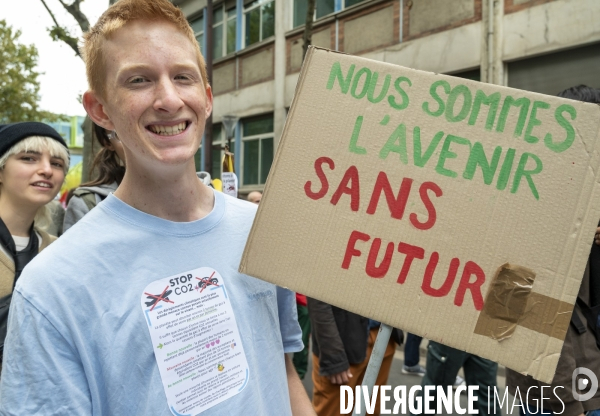 Marche pour le climat à l appel de Youth for Climate, à Paris.