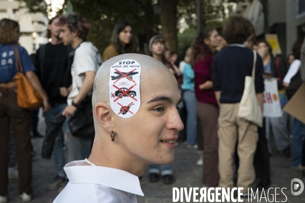 Marche pour le climat à l appel de Youth for Climate, à Paris.