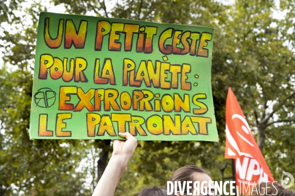 Marche pour le climat à l appel de Youth for Climate, à Paris.