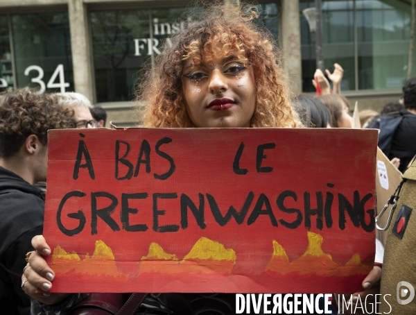 Marche pour le climat à l appel de Youth for Climate, à Paris.