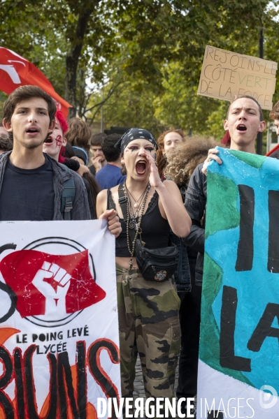 Marche pour le climat à l appel de Youth for Climate, à Paris.