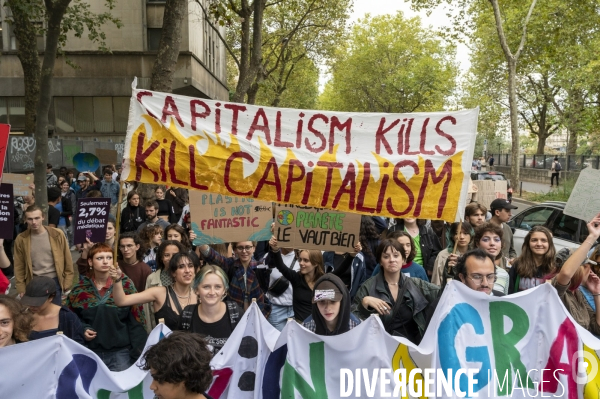 Marche pour le climat à l appel de Youth for Climate, à Paris.