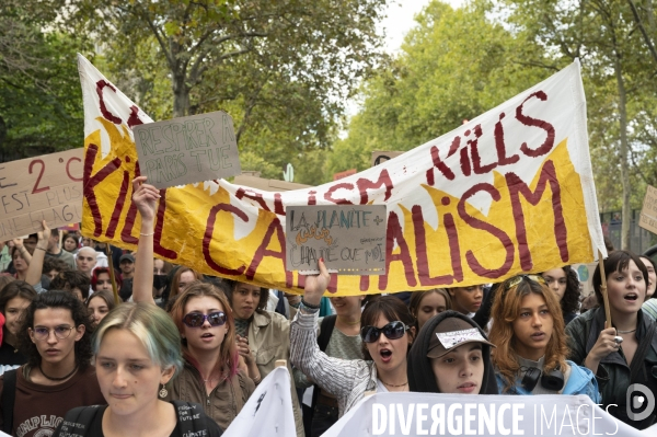 Marche pour le climat à l appel de Youth for Climate, à Paris.
