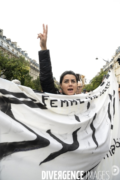 Iran la révolte. Marche pour les femmes iraniennes et contre le pouvoir sexiste en Iran.