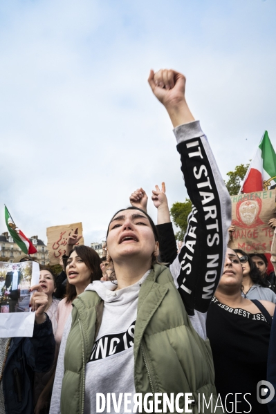 Iran la révolte. Marche pour les femmes iraniennes et contre le pouvoir sexiste en Iran.