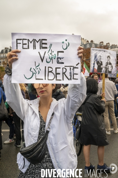 Iran la révolte. Marche pour les femmes iraniennes et contre le pouvoir sexiste en Iran.