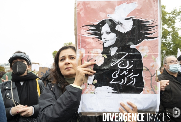 Iran la révolte. Marche pour les femmes iraniennes et contre le pouvoir sexiste en Iran.