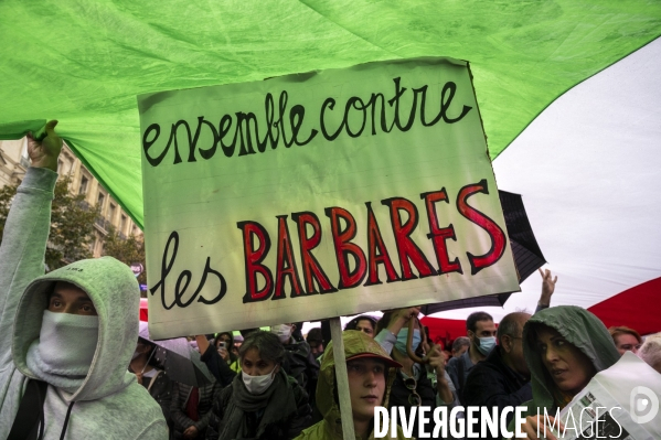 Iran la révolte. Marche pour les femmes iraniennes et contre le pouvoir sexiste en Iran.