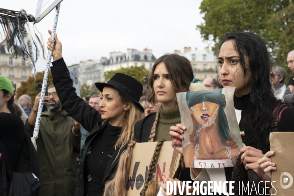 Iran la révolte. Marche pour les femmes iraniennes et contre le pouvoir sexiste en Iran.