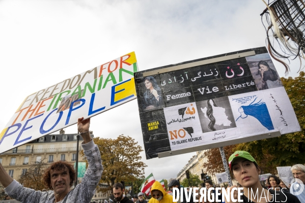 Iran la révolte. Marche pour les femmes iraniennes et contre le pouvoir sexiste en Iran.