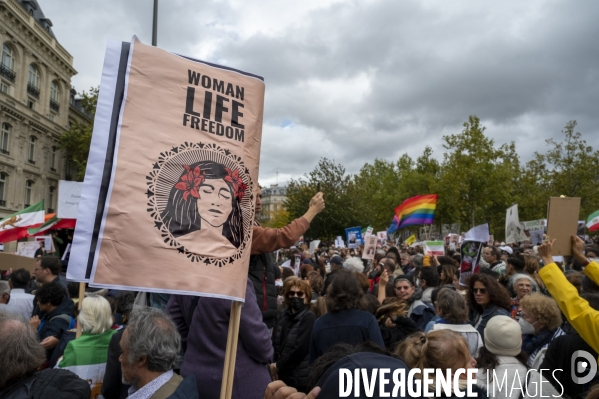 Iran la révolte. Marche pour les femmes iraniennes et contre le pouvoir sexiste en Iran.