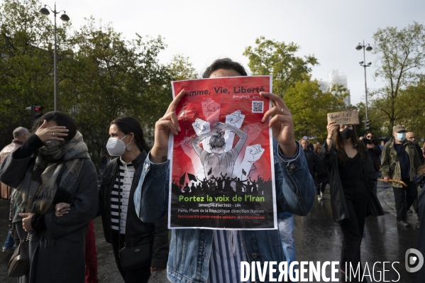 Iran la révolte. Marche pour les femmes iraniennes et contre le pouvoir sexiste en Iran.