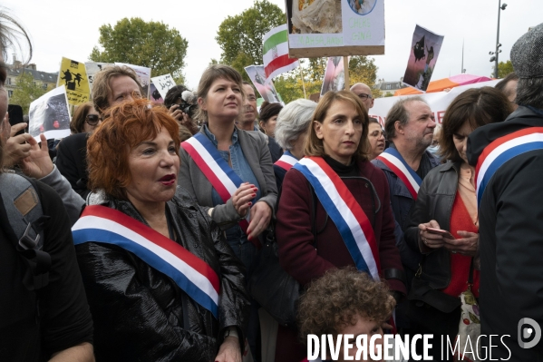 Iran la révolte. Marche pour les femmes iraniennes et contre le pouvoir sexiste en Iran.