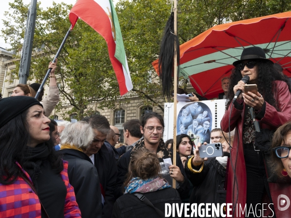 Iran la révolte. Marche pour les femmes iraniennes et contre le pouvoir sexiste en Iran.