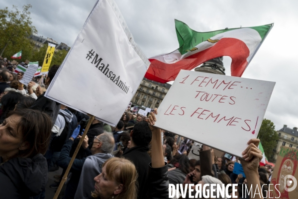 Iran la révolte. Marche pour les femmes iraniennes et contre le pouvoir sexiste en Iran.