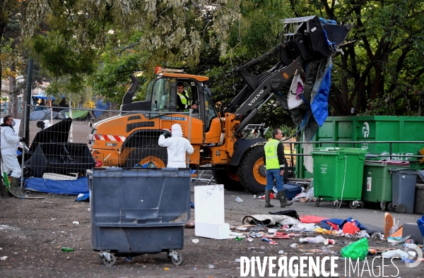 Démantèlement du campement du crack du square Forceval