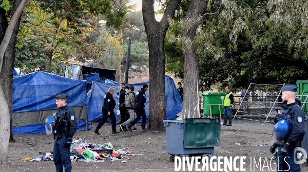 Démantèlement du campement du crack du square Forceval