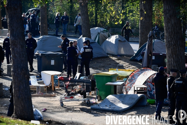 Démantèlement du campement du crack du square Forceval