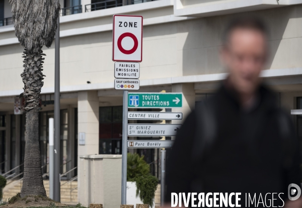 Panneaux de Zone à Faibles Emissions mobilité à Marseille