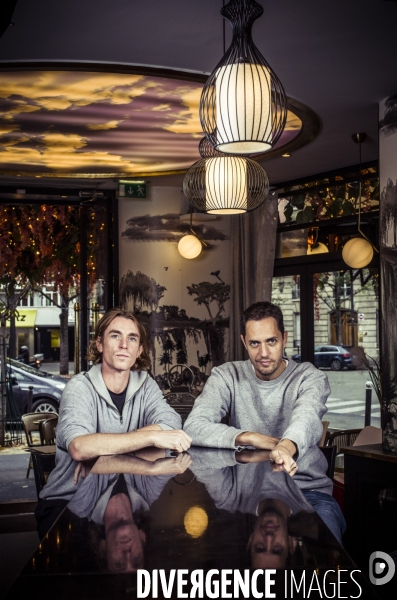 Portrait de grand corps malade et ben mazue, chanteurs.