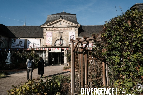 Stains, après l Intrusion de l action française dans la mairie