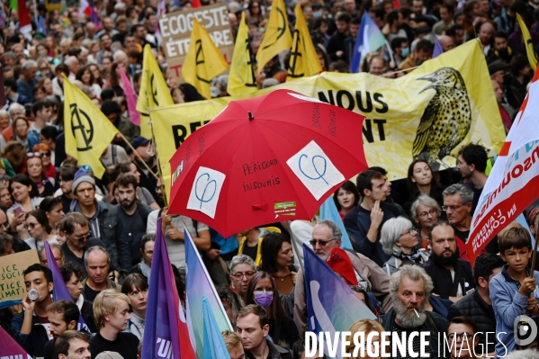 Marche contre la vie chère et l inaction climatique