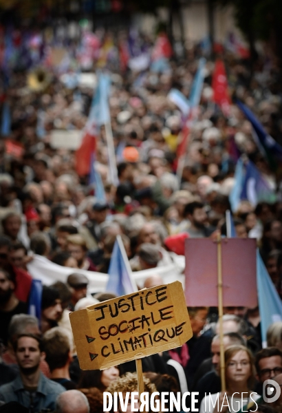 Marche contre la vie chère et l inaction climatique