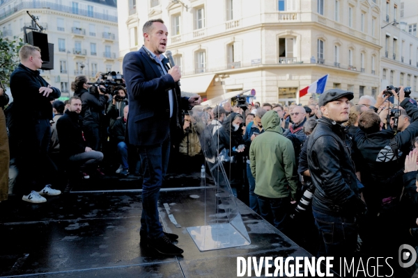 Manifestation de reconquête devant le square samuel paty